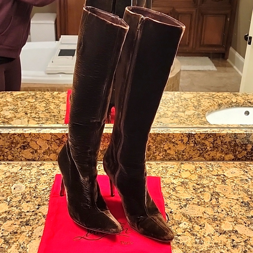 Very elegant Christian Louboutin crushed velvet brown boots.  Size 38.5.